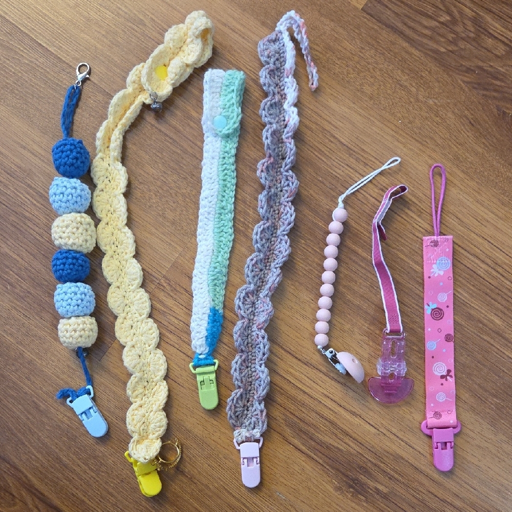 EUC Handmade And Store Bought Pacifer Clips ×7 Lot
